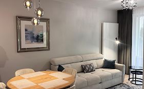 Apartment Whiteblue Garden & Sauna & Fitness